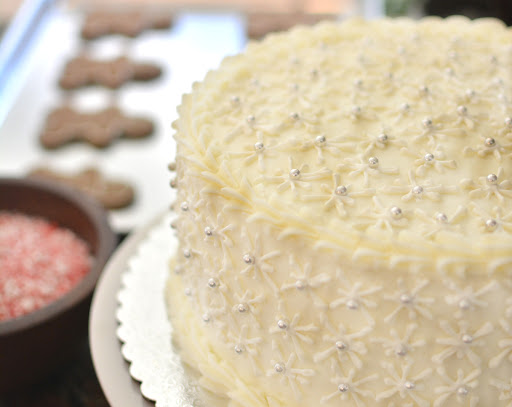 holiday snowflake cake