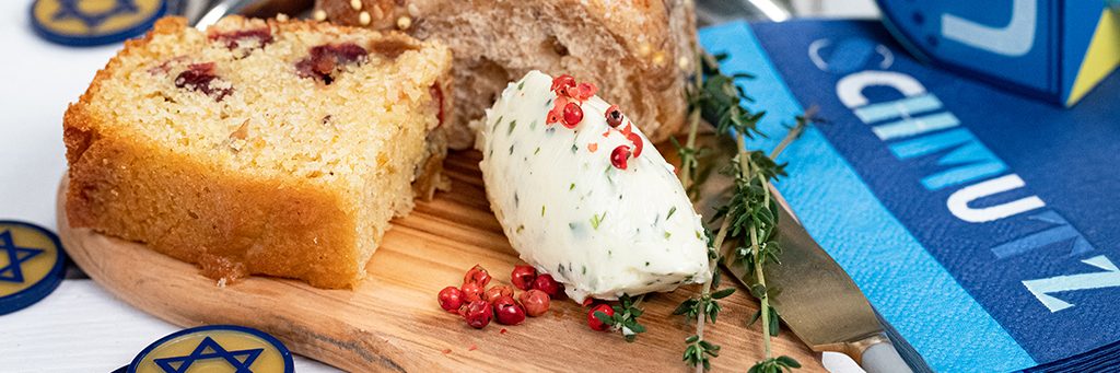 Bread with cream cheese