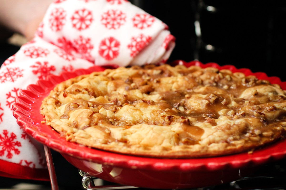 Butter toffee apple pie