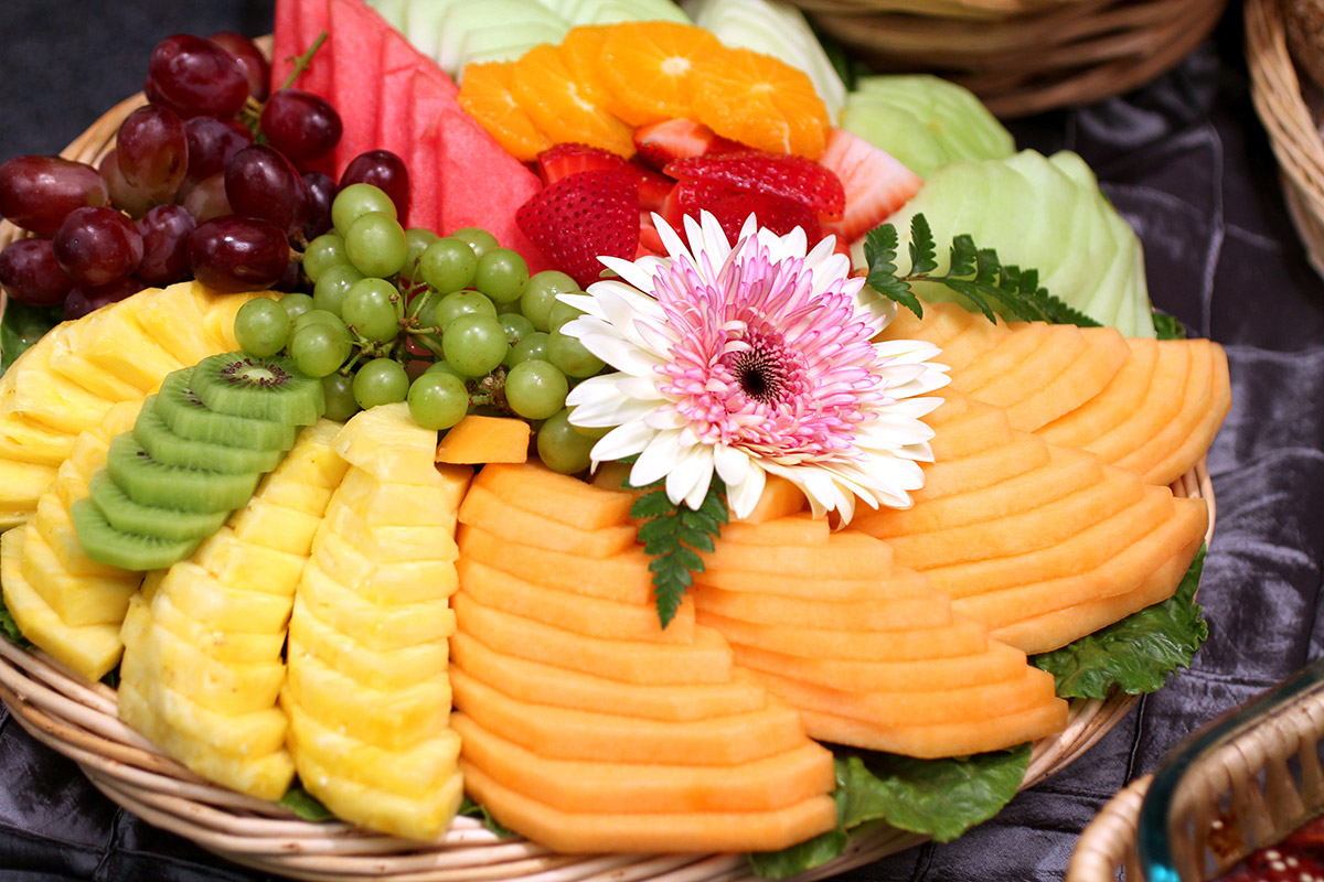 Small Fresh Sliced Fruit Display (2)