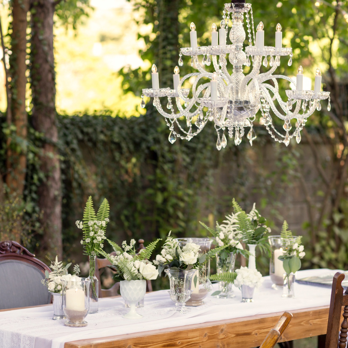 Picture-perfect wedding table decor